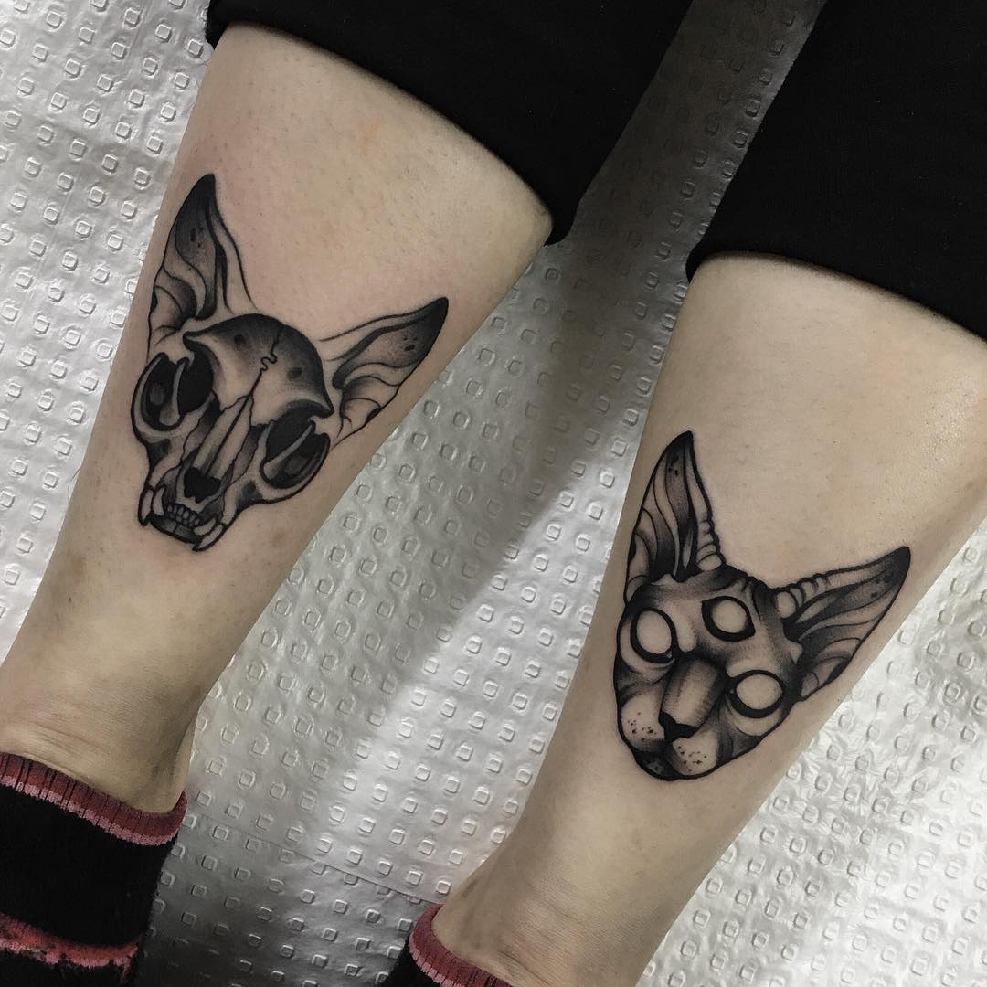 农小姐小腿黑灰猫纹身图案