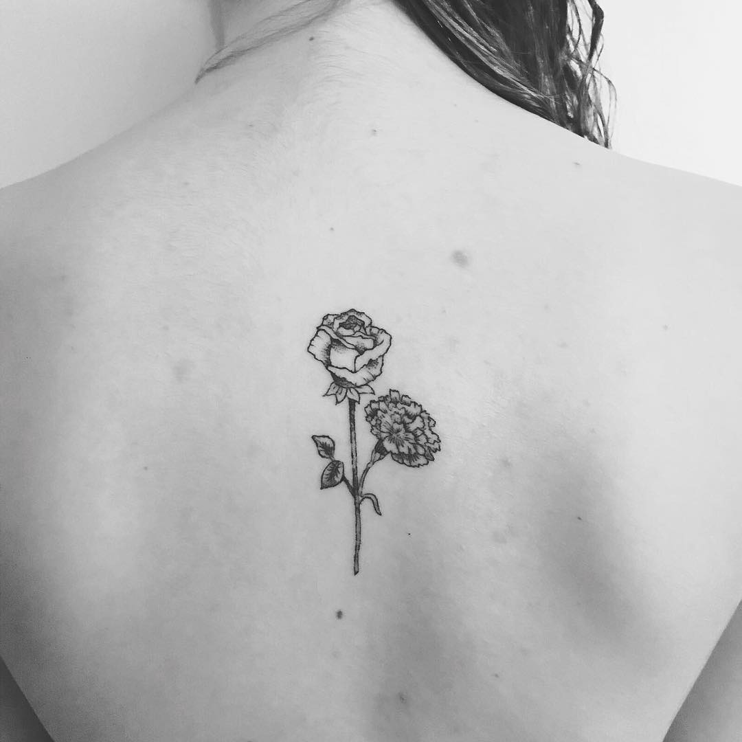 昌小姐后背玫瑰小清新纹身图案